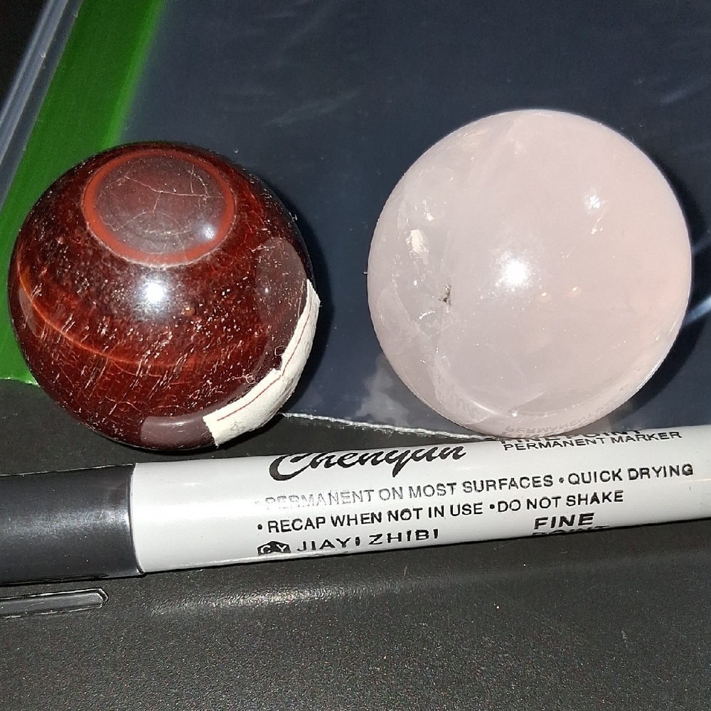 SP002 Red and Pink Spheres